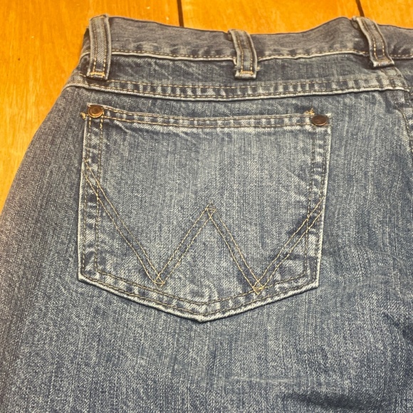 Wrangler Retro Slim Boot Jeans 30x36 Medium Wash Style 1077MWZWO - Picture 10 of 16